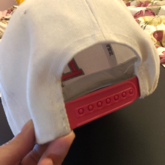 LA cap 🧢 - Picture 3 of 4